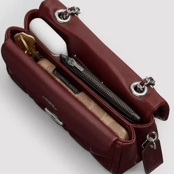 Tabby Shoulder Bag 20 With Pillow Quilting - Dark Ruby - Picture 4 of 13